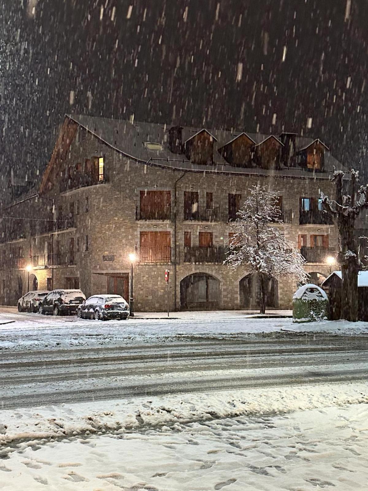 Apartamentos Nogueret Benasque Exteriör bild
