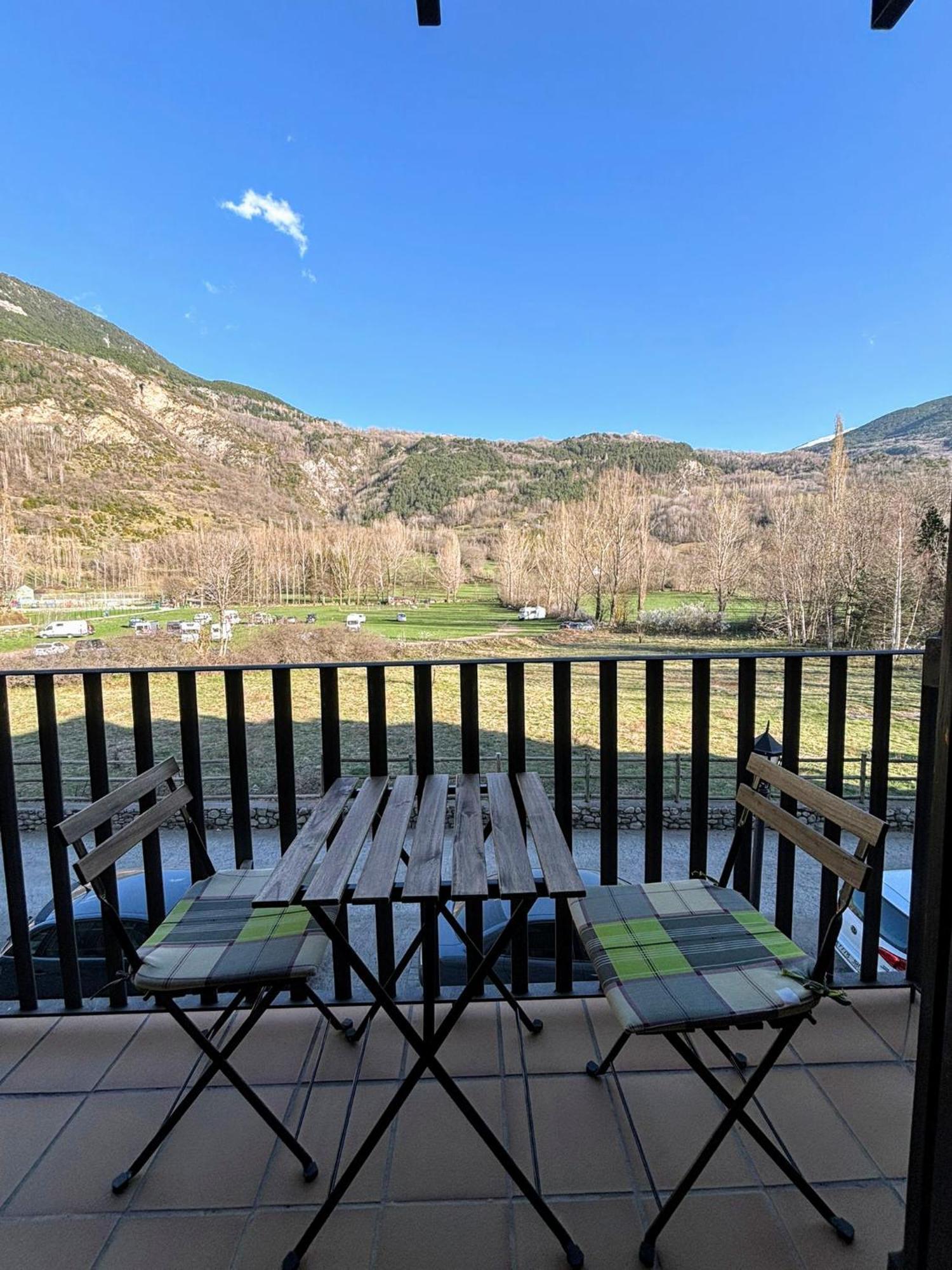 Apartamentos Nogueret Benasque Exteriör bild